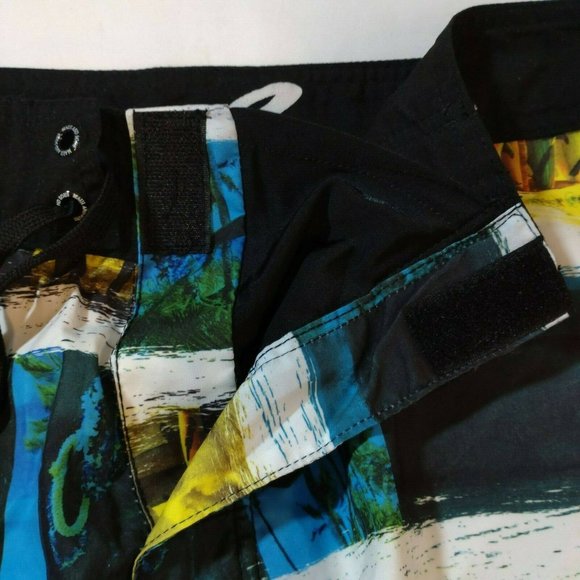 maui and sons Short 36'' - Picture 7 of 10